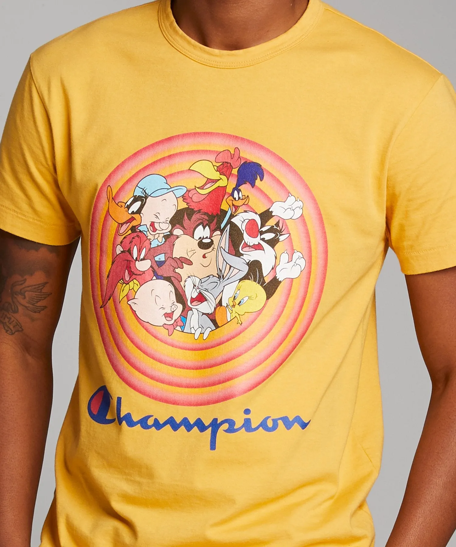 Champion   Looney Tunes Gang Tee in Warm Gold